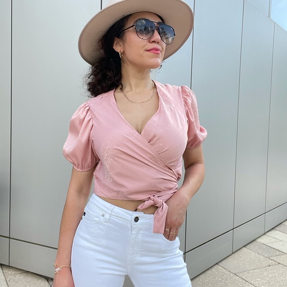 Lulus pink puff sleeve front tie top - Picture 3 of 4